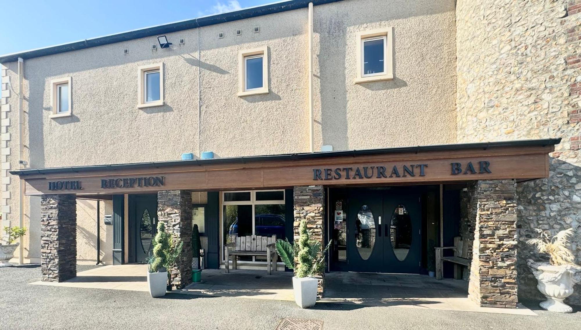 Stranocum The Hedges Hotel מראה חיצוני תמונה